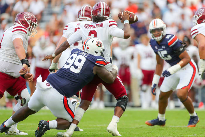 Jayson Jones vs UMass - Eric Starling/Auburn Daily